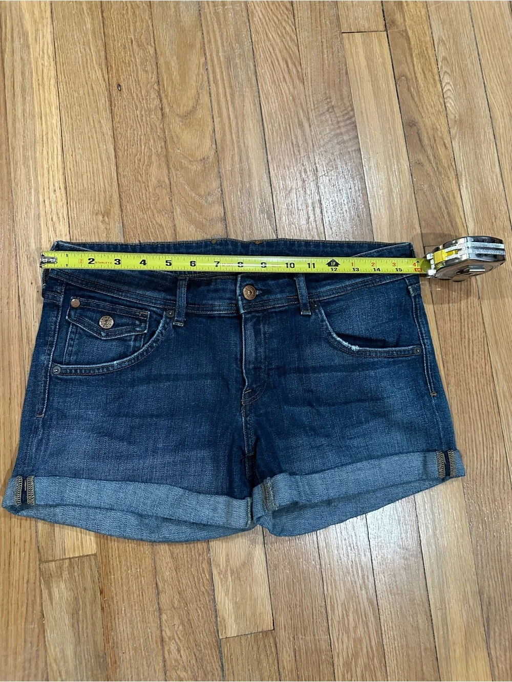 H&M women’s jean shorts boyfriend size 8 cuffed